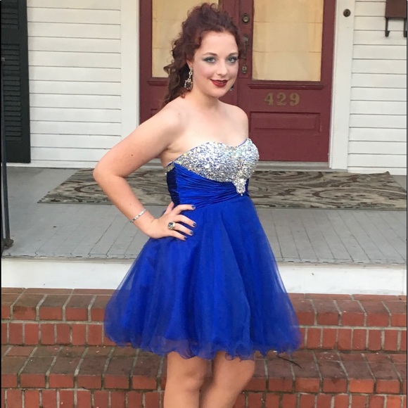 atelier alyce Dresses & Skirts - Homecoming dress w/beautiful crystal work